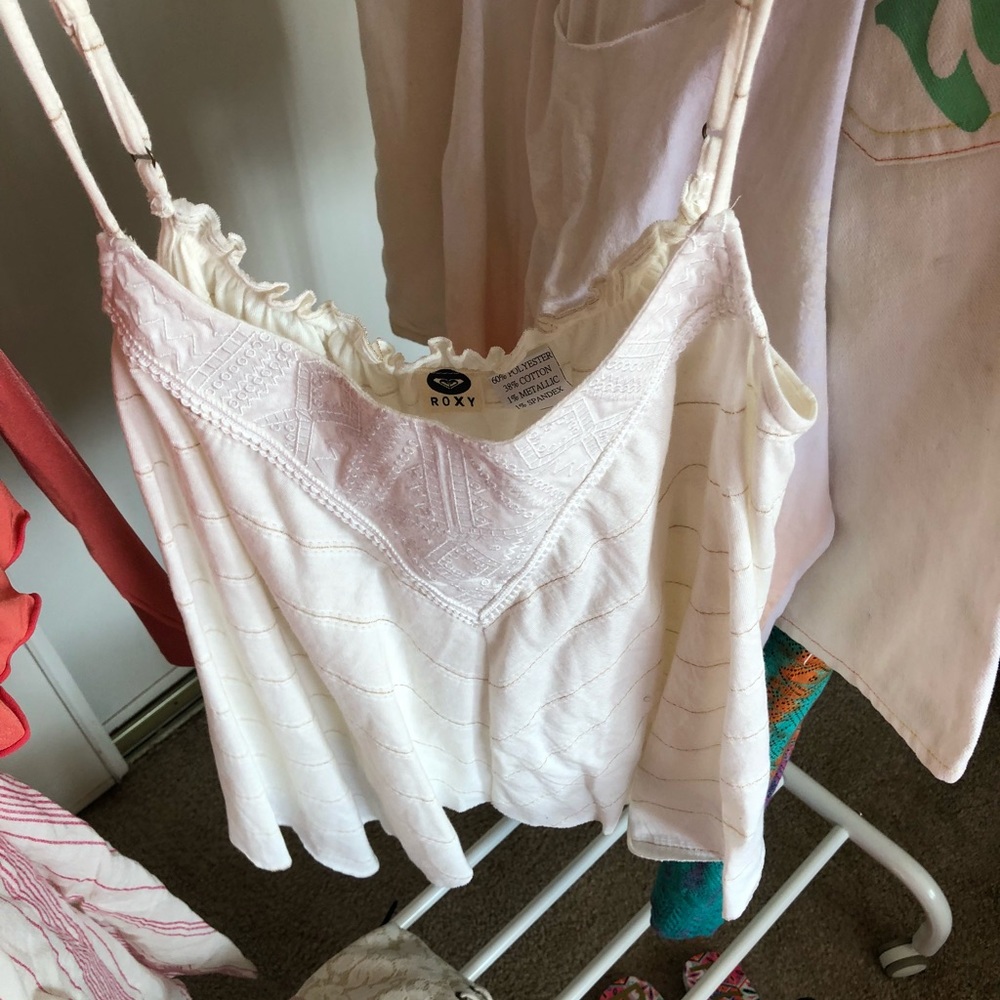 Roxy Ivory colored crop top. Never worn.